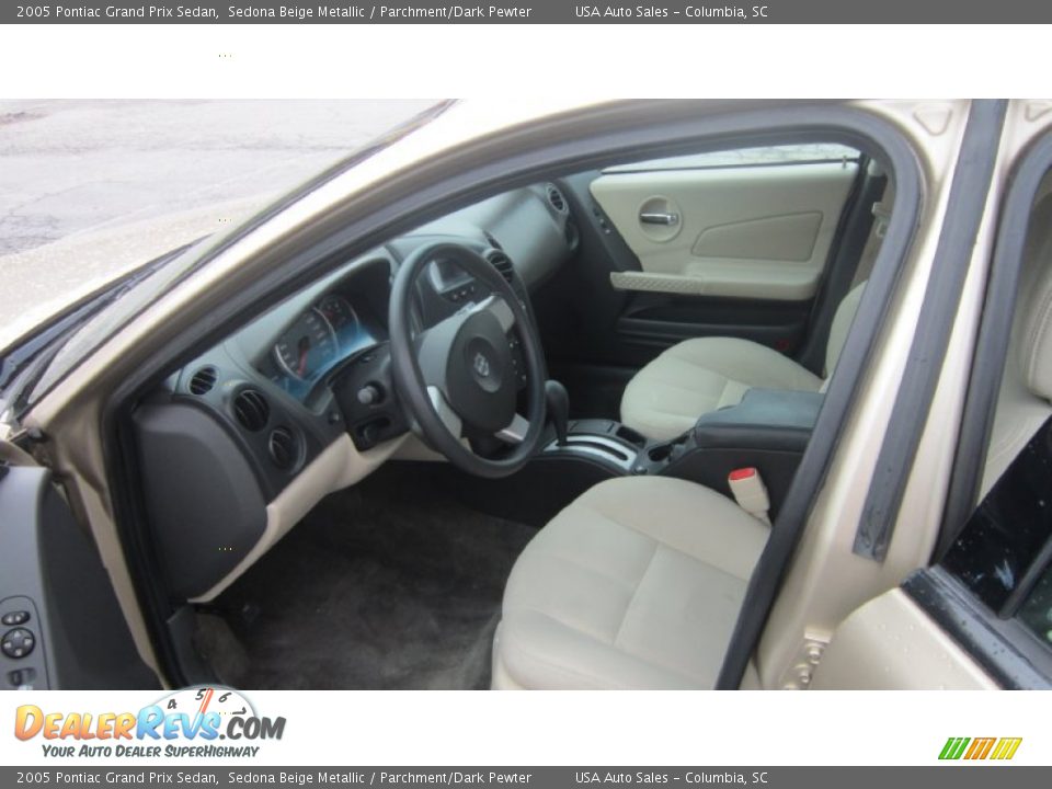 2005 Pontiac Grand Prix Sedan Sedona Beige Metallic / Parchment/Dark Pewter Photo #10