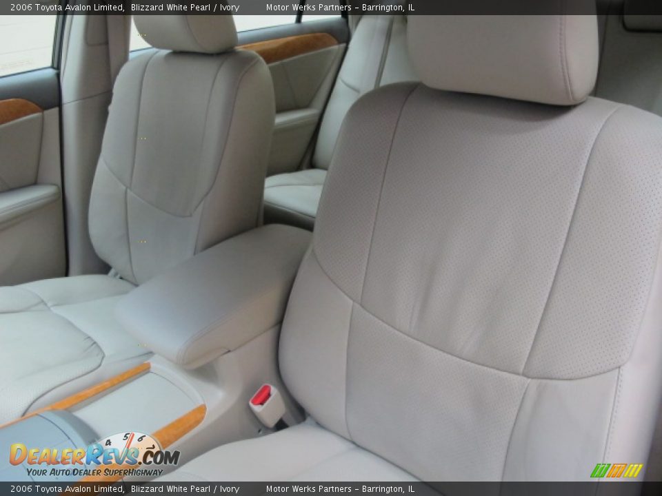 2006 Toyota Avalon Limited Blizzard White Pearl / Ivory Photo #18