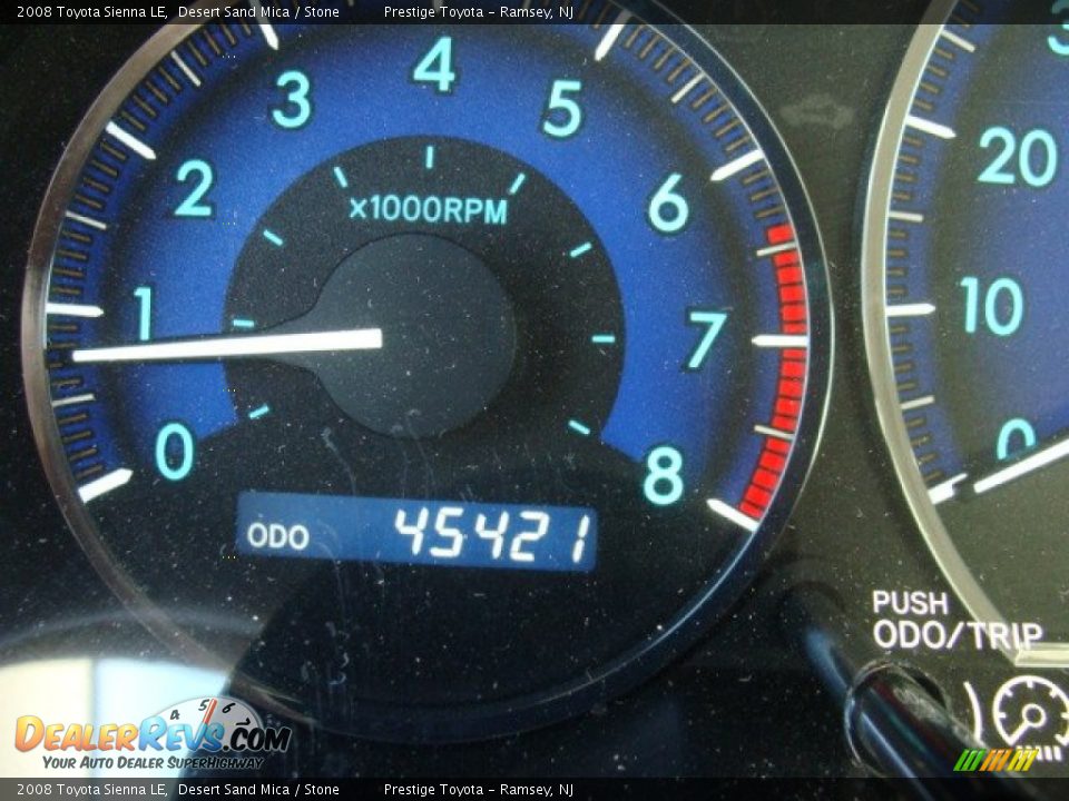 2008 Toyota Sienna LE Desert Sand Mica / Stone Photo #10