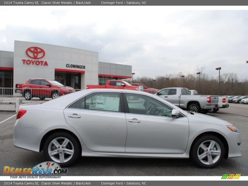 2014 Toyota Camry SE Classic Silver Metallic / Black/Ash Photo #2