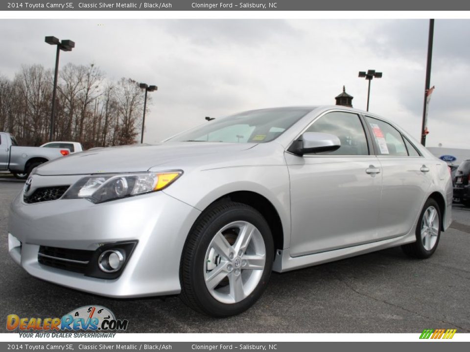 2014 Toyota Camry SE Classic Silver Metallic / Black/Ash Photo #3