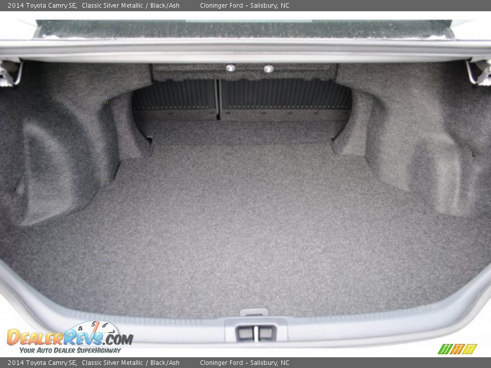 2014 Toyota Camry SE Classic Silver Metallic / Black/Ash Photo #4