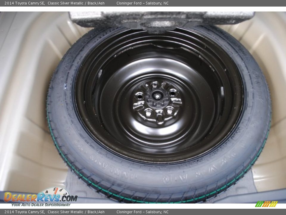 2014 Toyota Camry SE Classic Silver Metallic / Black/Ash Photo #5
