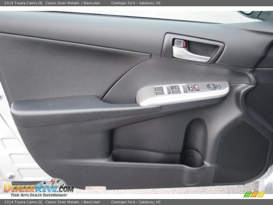 2014 Toyota Camry SE Classic Silver Metallic / Black/Ash Photo #7
