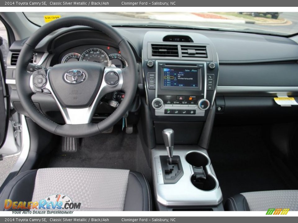 2014 Toyota Camry SE Classic Silver Metallic / Black/Ash Photo #12
