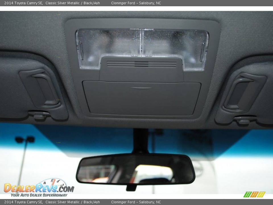 2014 Toyota Camry SE Classic Silver Metallic / Black/Ash Photo #13