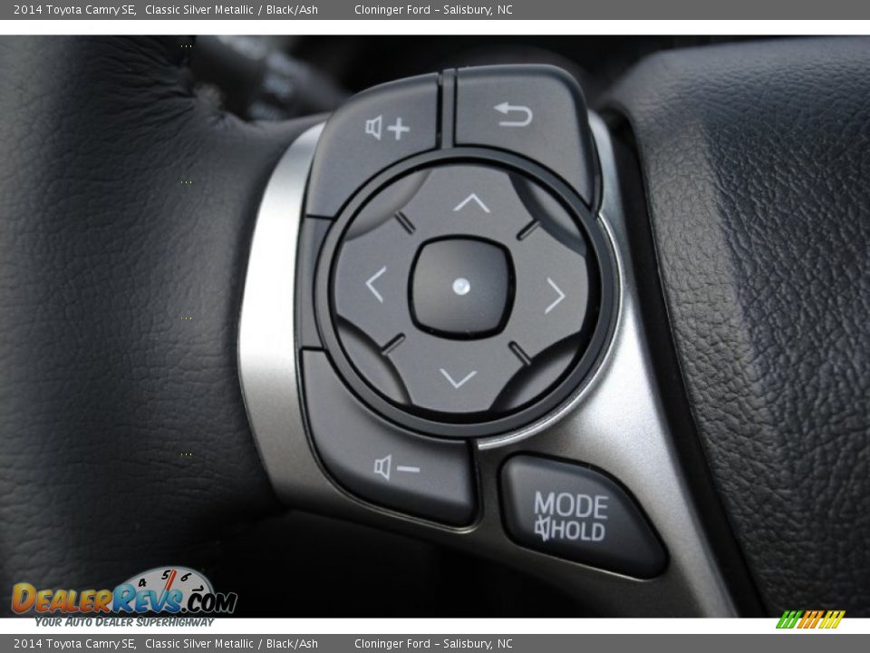 2014 Toyota Camry SE Classic Silver Metallic / Black/Ash Photo #17