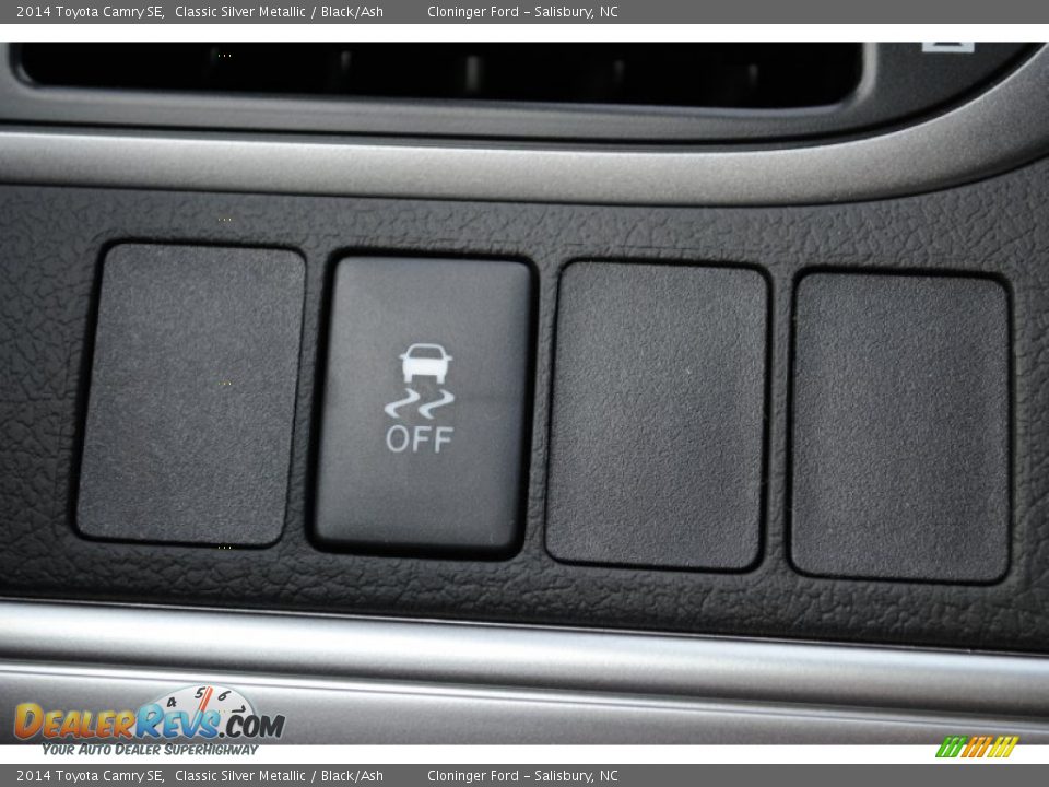 2014 Toyota Camry SE Classic Silver Metallic / Black/Ash Photo #19