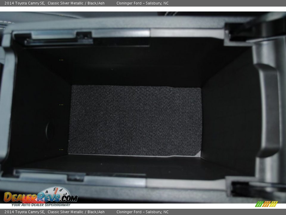 2014 Toyota Camry SE Classic Silver Metallic / Black/Ash Photo #23