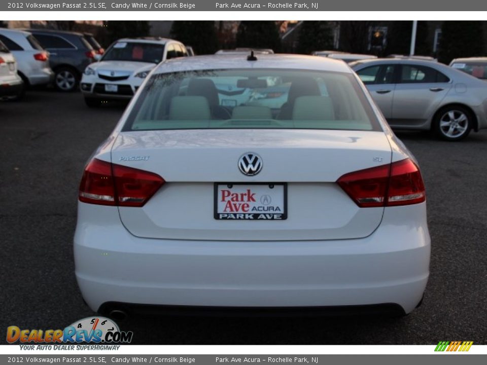 2012 Volkswagen Passat 2.5L SE Candy White / Cornsilk Beige Photo #4
