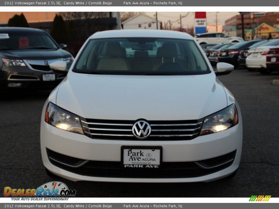 2012 Volkswagen Passat 2.5L SE Candy White / Cornsilk Beige Photo #8