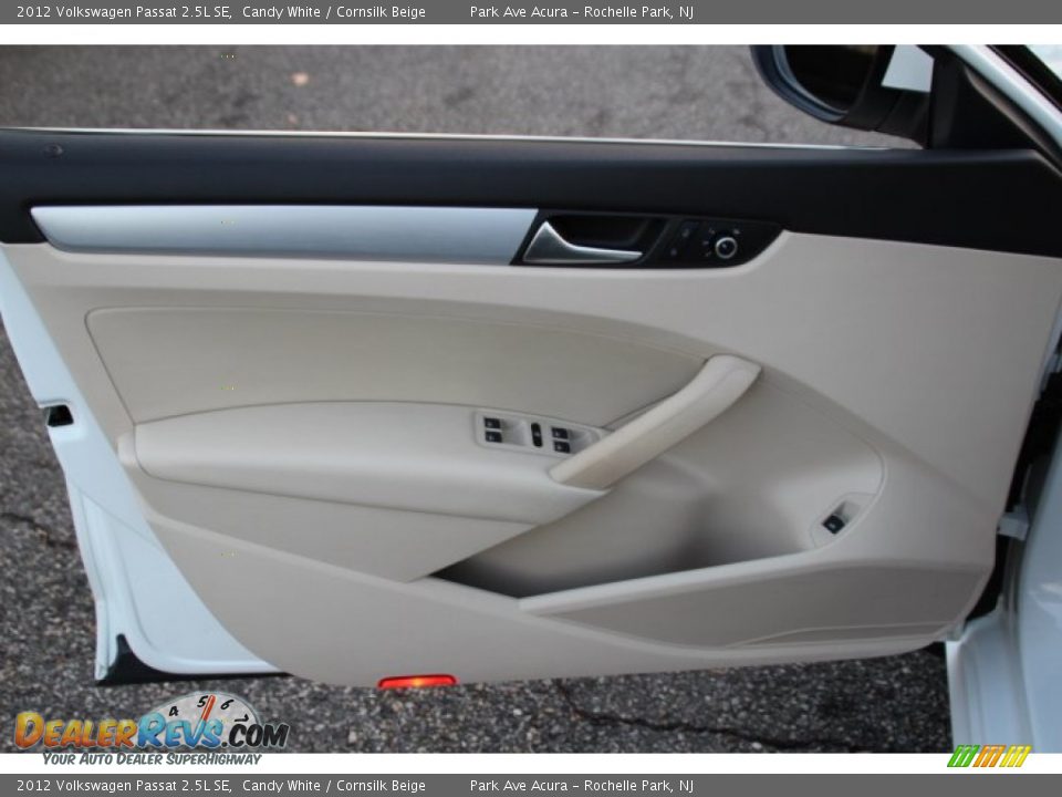 2012 Volkswagen Passat 2.5L SE Candy White / Cornsilk Beige Photo #9