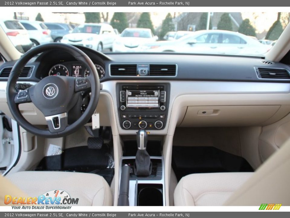 2012 Volkswagen Passat 2.5L SE Candy White / Cornsilk Beige Photo #13