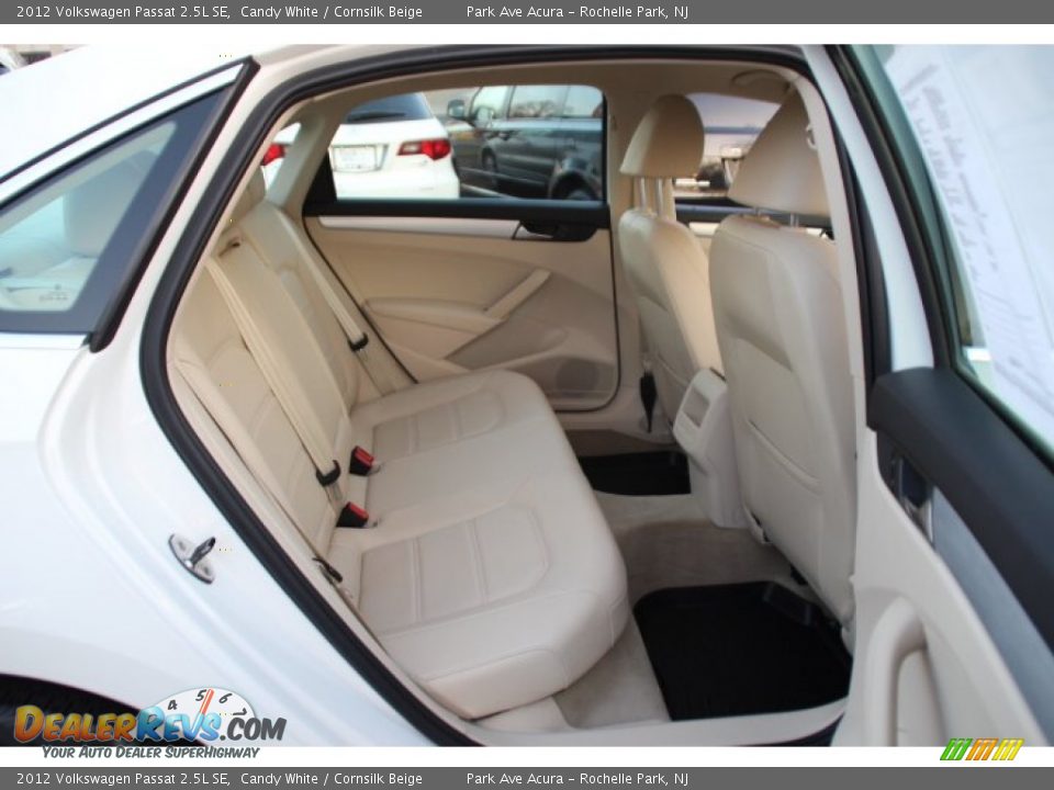 2012 Volkswagen Passat 2.5L SE Candy White / Cornsilk Beige Photo #23