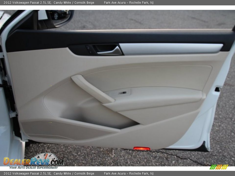 2012 Volkswagen Passat 2.5L SE Candy White / Cornsilk Beige Photo #24