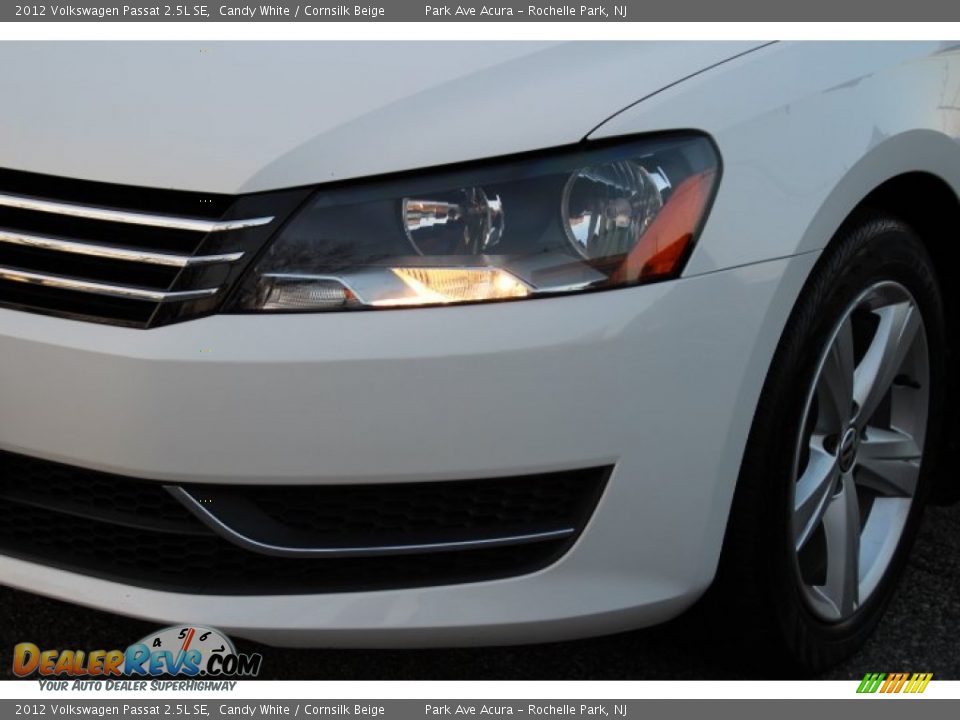 2012 Volkswagen Passat 2.5L SE Candy White / Cornsilk Beige Photo #29