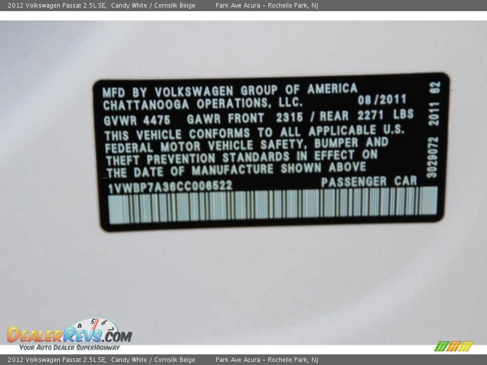 2012 Volkswagen Passat 2.5L SE Candy White / Cornsilk Beige Photo #32