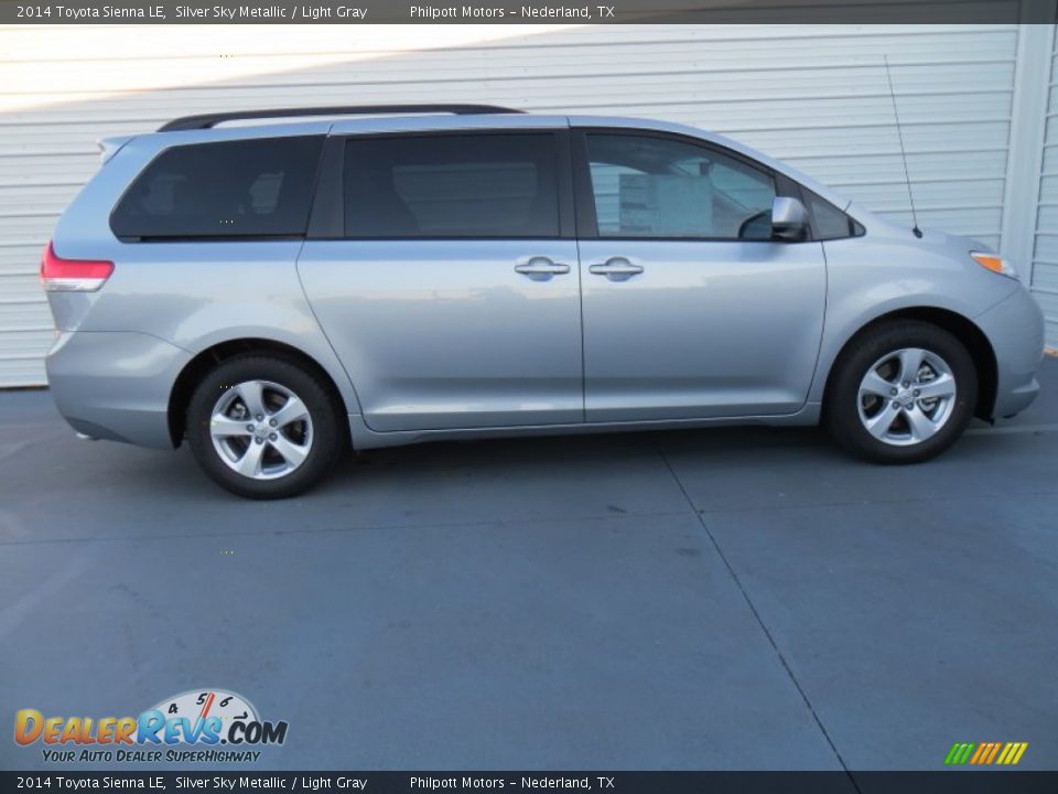 2014 Toyota Sienna LE Silver Sky Metallic / Light Gray Photo #3