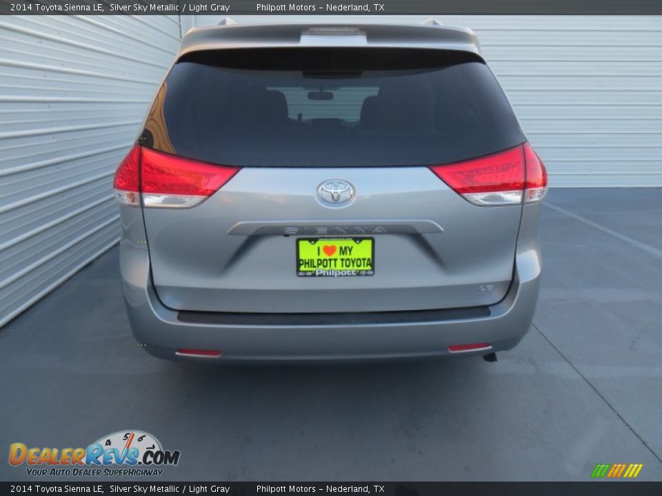 2014 Toyota Sienna LE Silver Sky Metallic / Light Gray Photo #5