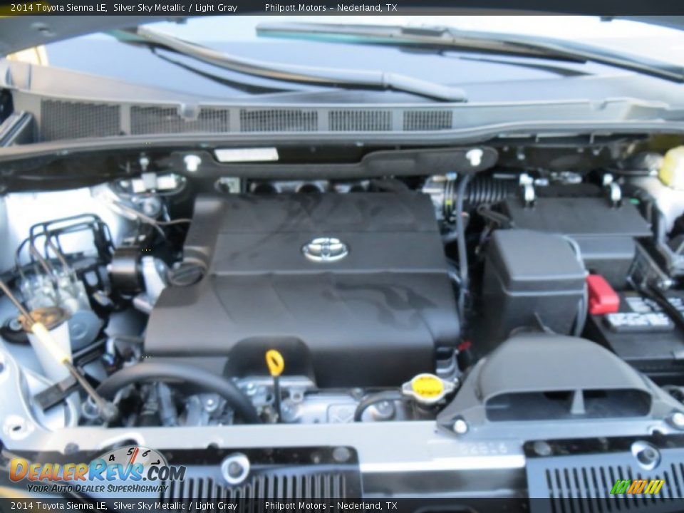 2014 Toyota Sienna LE Silver Sky Metallic / Light Gray Photo #14