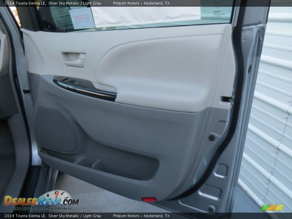 2014 Toyota Sienna LE Silver Sky Metallic / Light Gray Photo #15