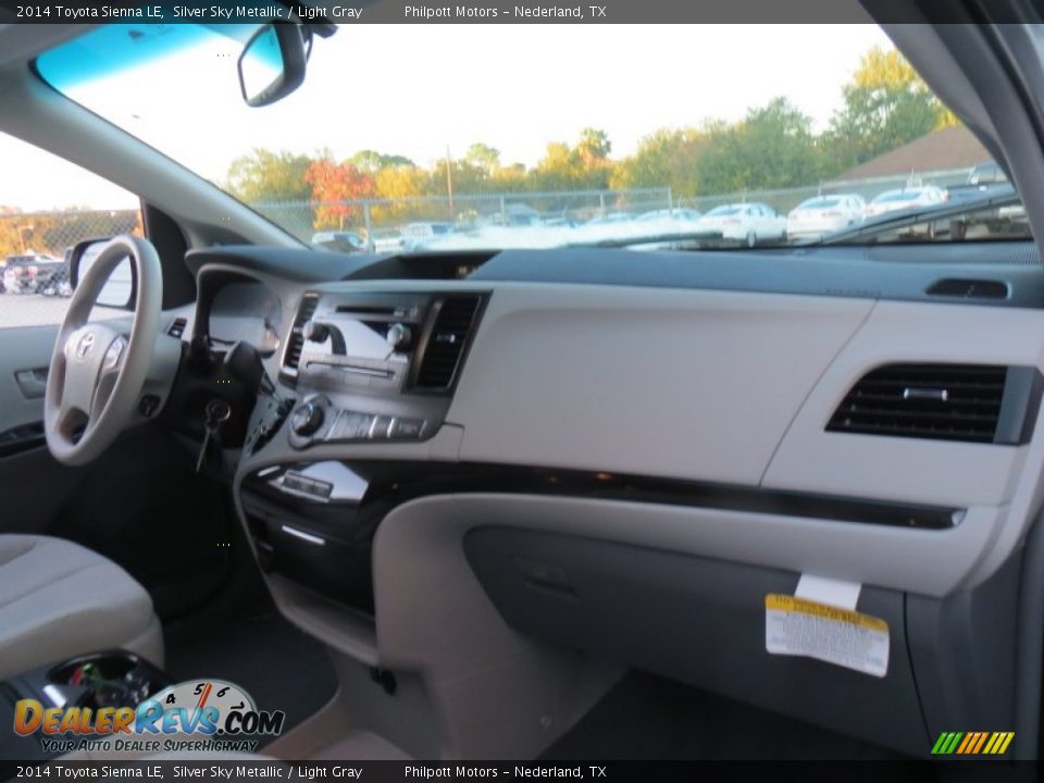 2014 Toyota Sienna LE Silver Sky Metallic / Light Gray Photo #16
