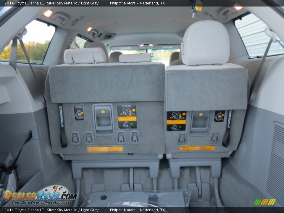 2014 Toyota Sienna LE Silver Sky Metallic / Light Gray Photo #20
