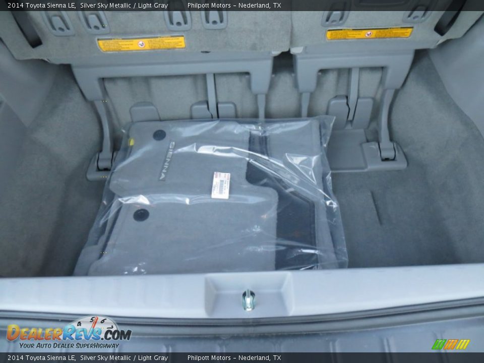 2014 Toyota Sienna LE Silver Sky Metallic / Light Gray Photo #21