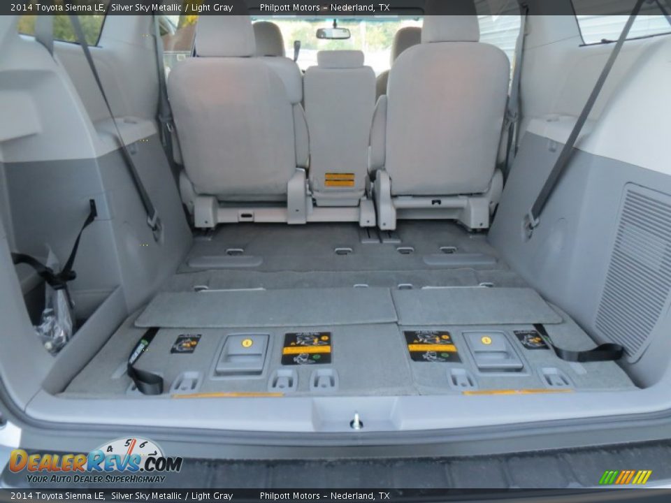 2014 Toyota Sienna LE Silver Sky Metallic / Light Gray Photo #22
