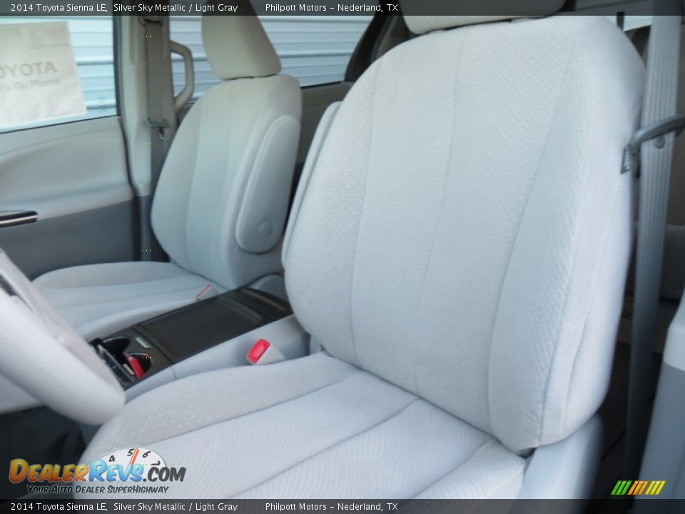 2014 Toyota Sienna LE Silver Sky Metallic / Light Gray Photo #26