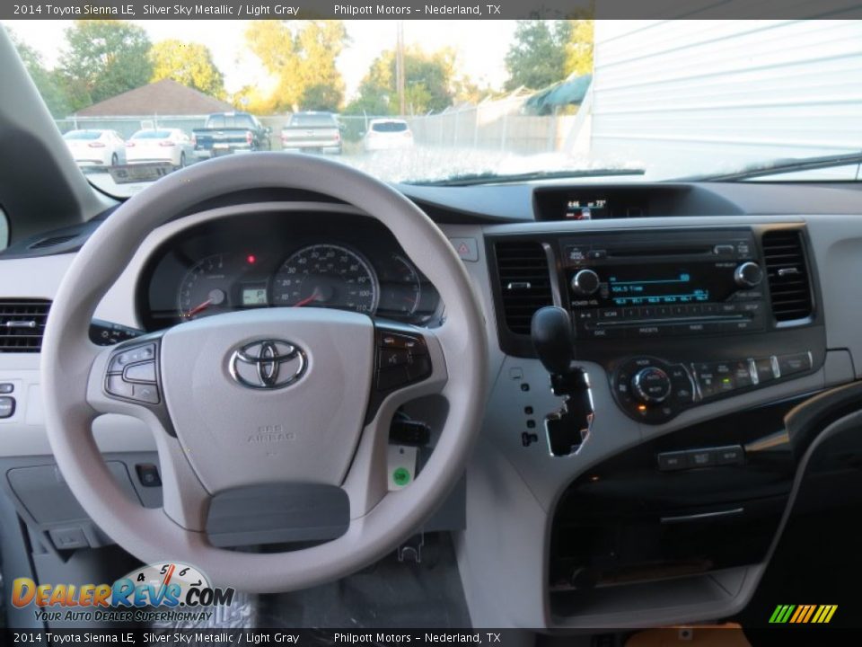 2014 Toyota Sienna LE Silver Sky Metallic / Light Gray Photo #28