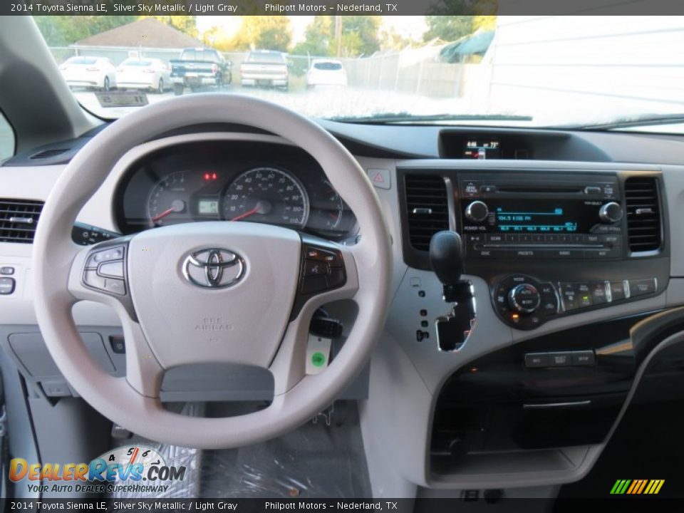 2014 Toyota Sienna LE Silver Sky Metallic / Light Gray Photo #29