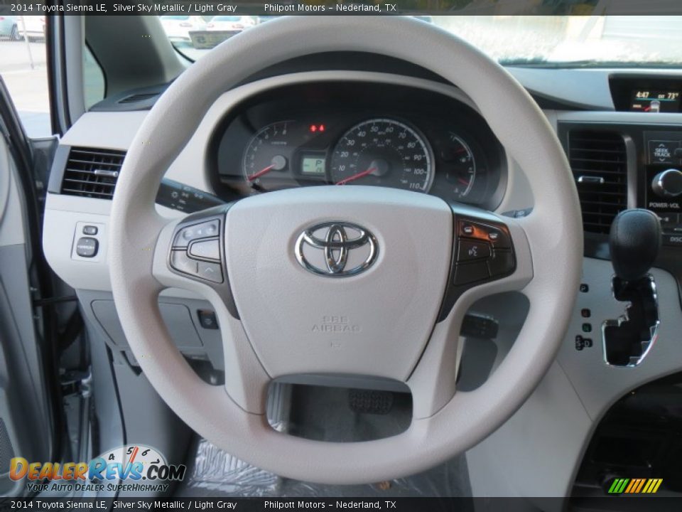 2014 Toyota Sienna LE Silver Sky Metallic / Light Gray Photo #32
