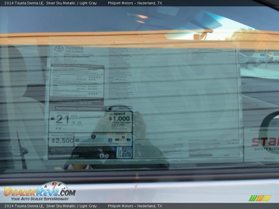 2014 Toyota Sienna LE Silver Sky Metallic / Light Gray Photo #36