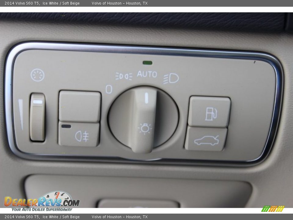 2014 Volvo S60 T5 Ice White / Soft Beige Photo #22