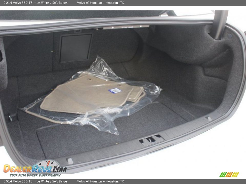 2014 Volvo S60 T5 Ice White / Soft Beige Photo #29