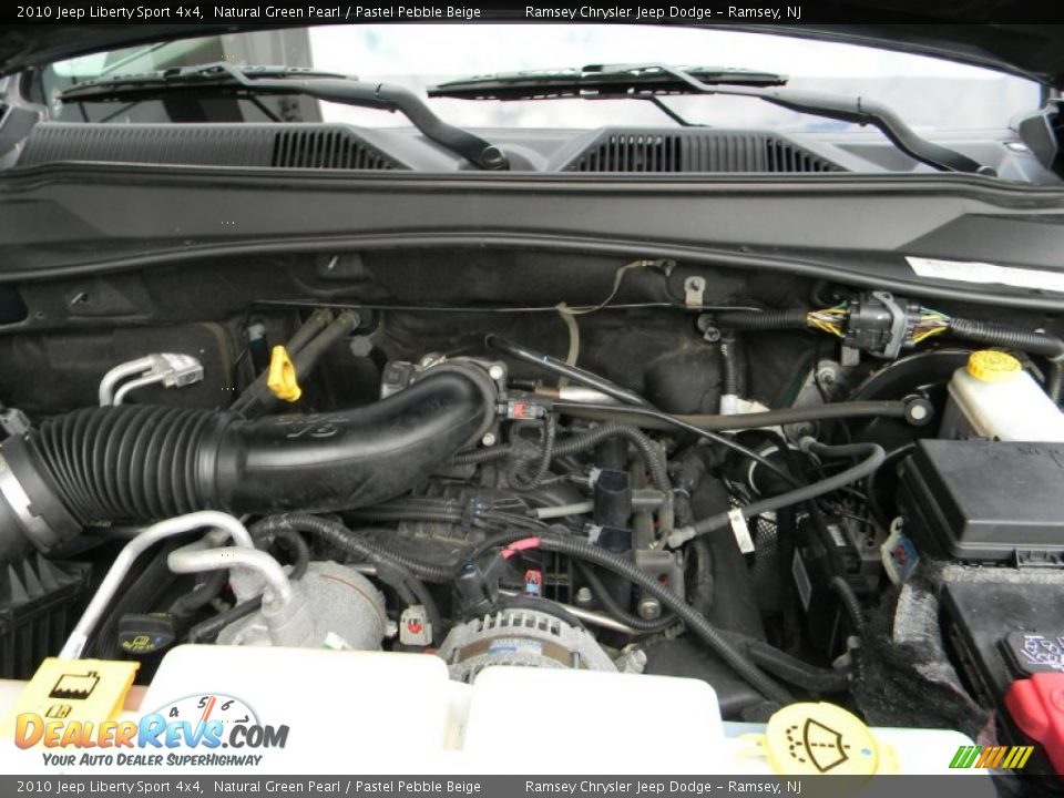 2010 Jeep Liberty Sport 4x4 Natural Green Pearl / Pastel Pebble Beige Photo #5