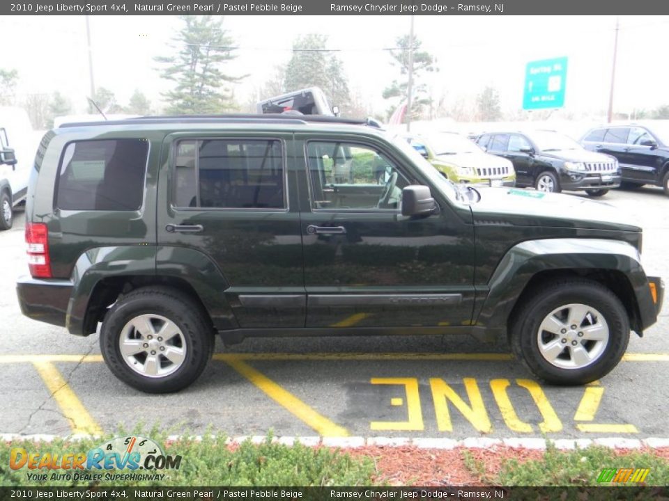 2010 Jeep Liberty Sport 4x4 Natural Green Pearl / Pastel Pebble Beige Photo #7