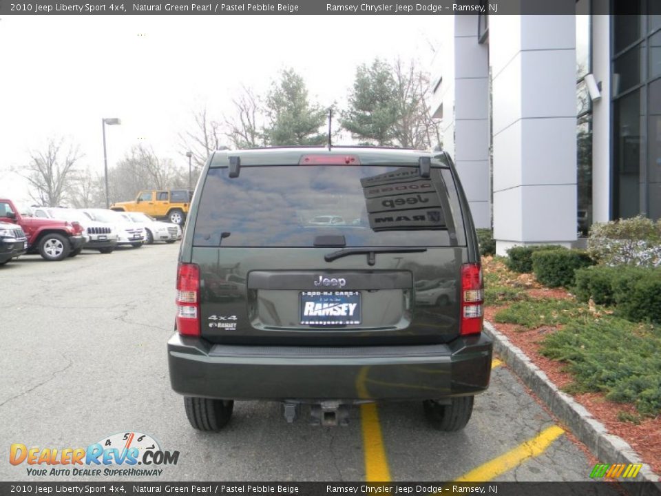 2010 Jeep Liberty Sport 4x4 Natural Green Pearl / Pastel Pebble Beige Photo #9