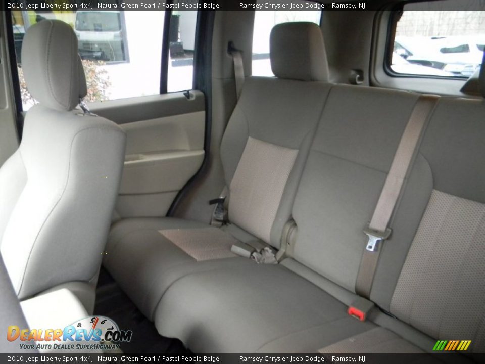 2010 Jeep Liberty Sport 4x4 Natural Green Pearl / Pastel Pebble Beige Photo #11