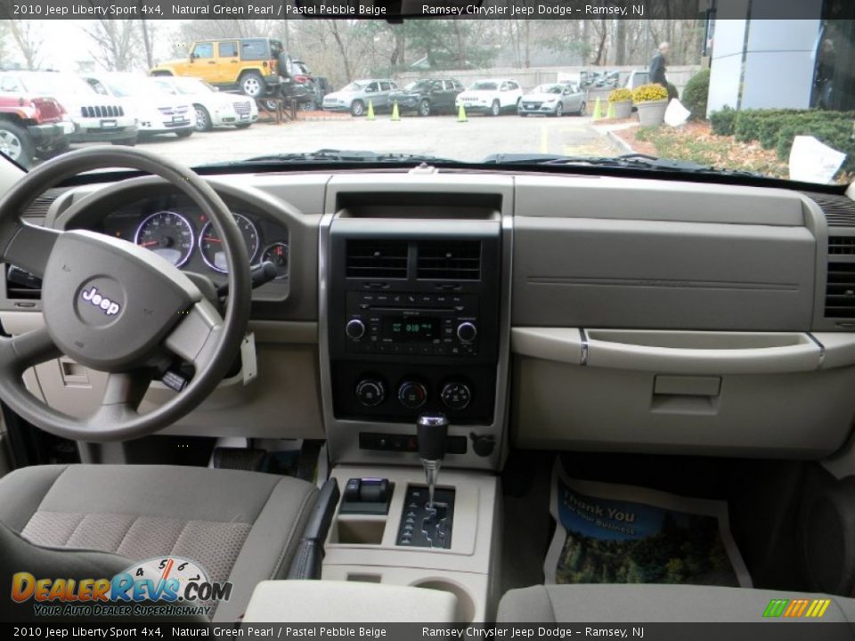 2010 Jeep Liberty Sport 4x4 Natural Green Pearl / Pastel Pebble Beige Photo #12
