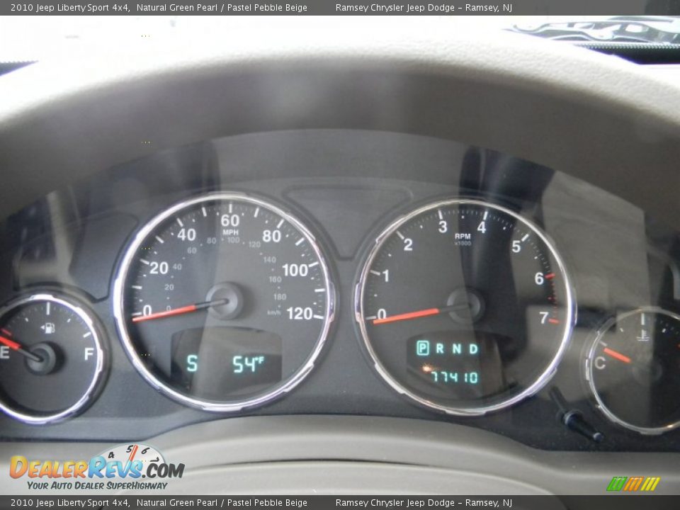 2010 Jeep Liberty Sport 4x4 Natural Green Pearl / Pastel Pebble Beige Photo #13
