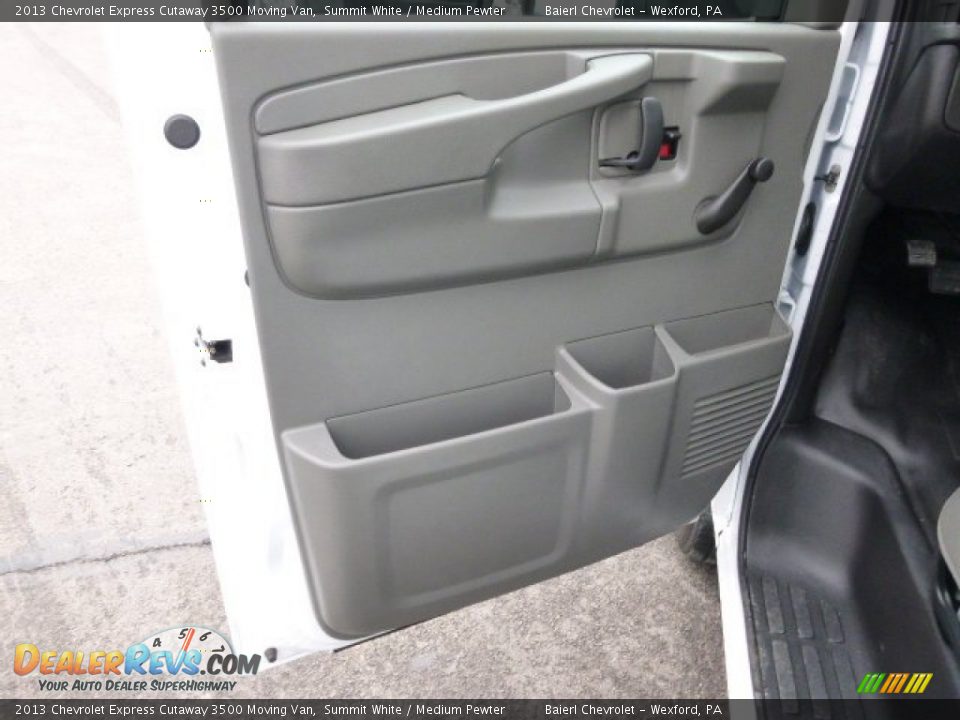 2013 Chevrolet Express Cutaway 3500 Moving Van Summit White / Medium Pewter Photo #13