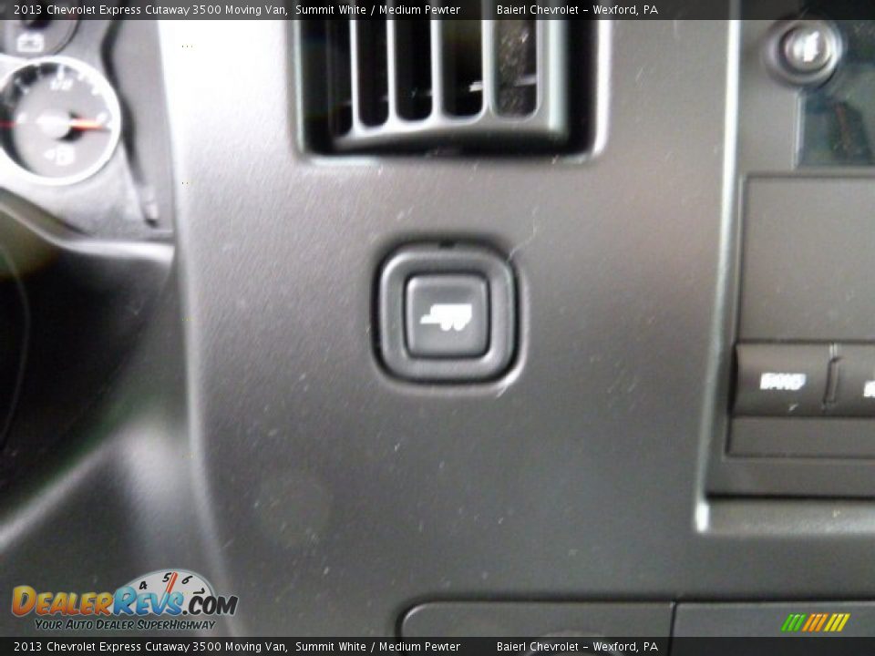 2013 Chevrolet Express Cutaway 3500 Moving Van Summit White / Medium Pewter Photo #15
