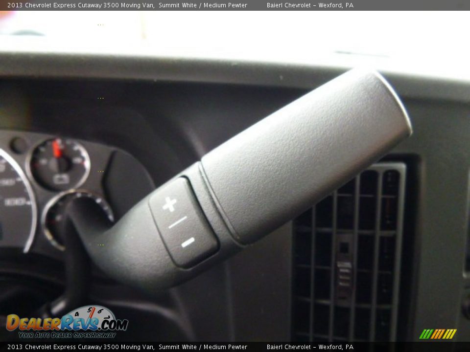 2013 Chevrolet Express Cutaway 3500 Moving Van Summit White / Medium Pewter Photo #17