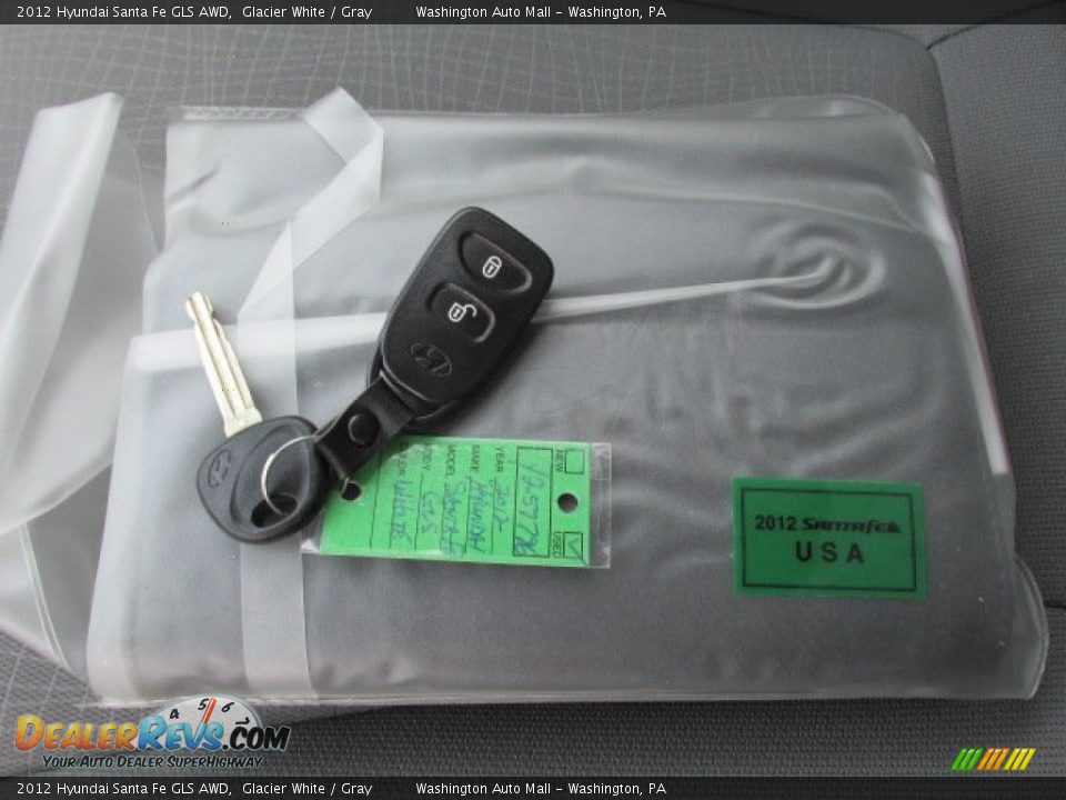 2012 Hyundai Santa Fe GLS AWD Glacier White / Gray Photo #18