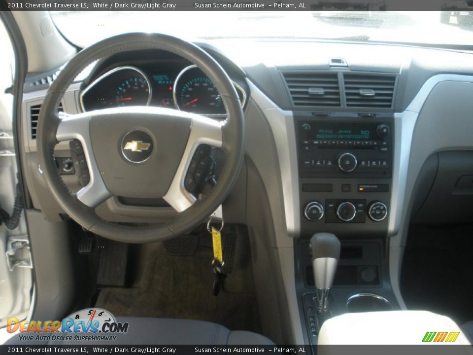 2011 Chevrolet Traverse LS White / Dark Gray/Light Gray Photo #5