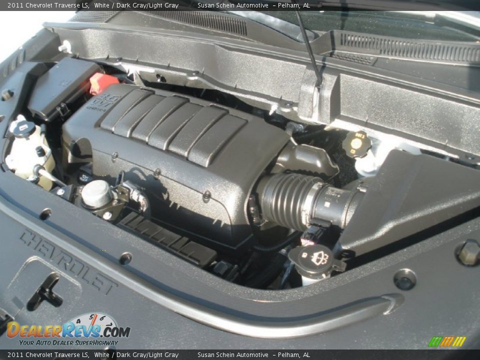 2011 Chevrolet Traverse LS White / Dark Gray/Light Gray Photo #12