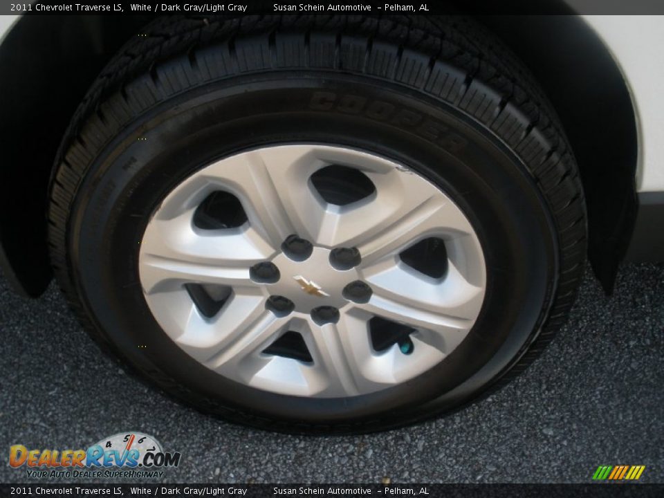 2011 Chevrolet Traverse LS White / Dark Gray/Light Gray Photo #14