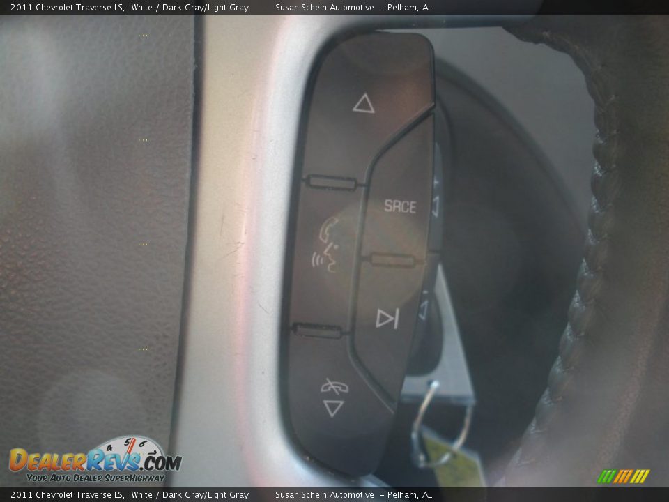 2011 Chevrolet Traverse LS White / Dark Gray/Light Gray Photo #26
